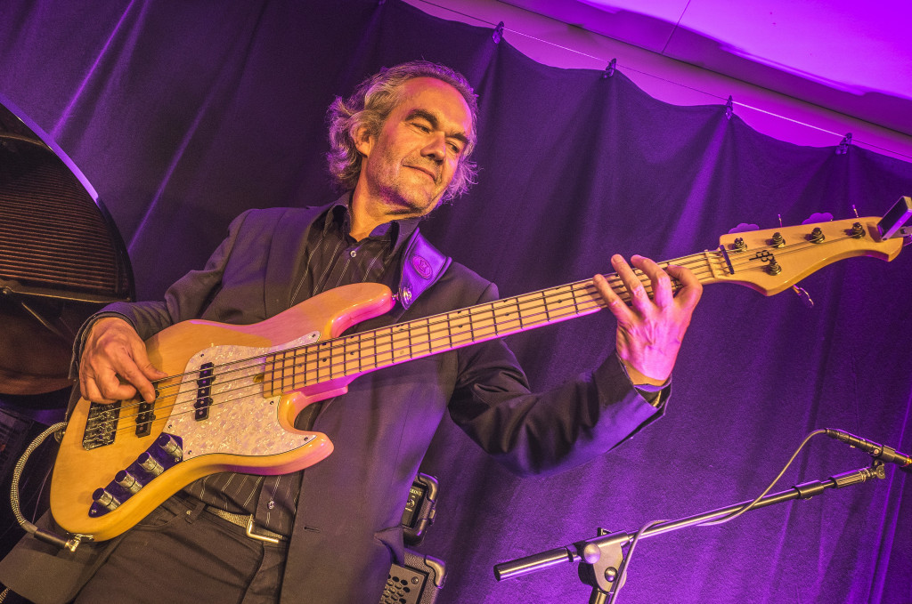 E-Bassunterricht in Schlieren/Luzern/Online/Hausbesuche